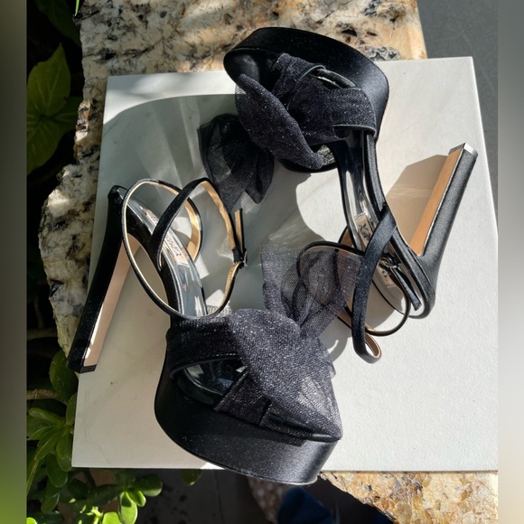 Sophie Ankle Strap Platform Sandal Women
BADGLEY MISCHKA COLLECTION $235 size 6 - Picture 5 of 8